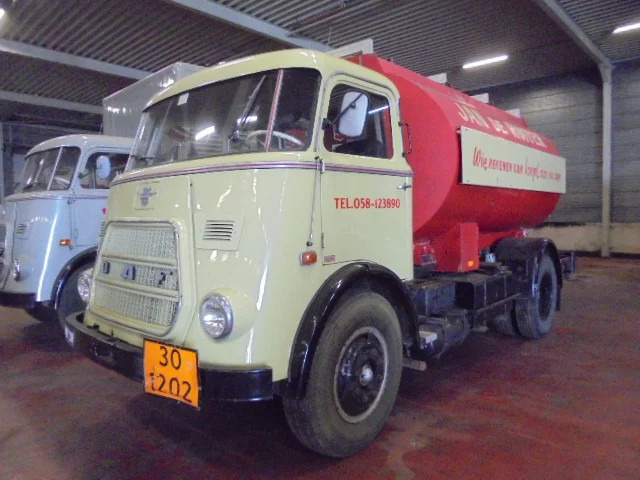 DAF 1600 A1600DF 360 - شاحنة صهريج: صور 1 DAF 1600 A1600DF 360 - شاحنة صهريج: صور 1