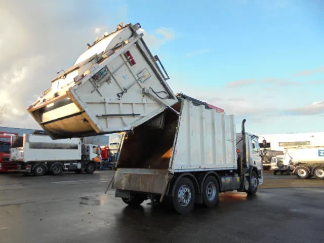 DAF CF 75.250 6x2 - شاحنة القمامة: صور 5 DAF CF 75.250 6x2 - شاحنة القمامة: صور 5