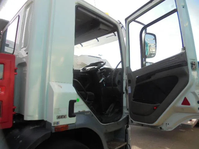 DAF FAN CF250 6X2 EEV - شاحنة القمامة: صور 5 DAF FAN CF250 6X2 EEV - شاحنة القمامة: صور 5