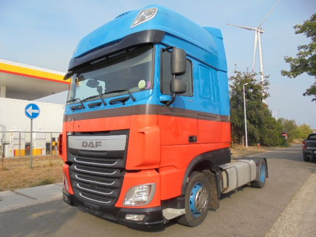 DAF XF 440 MEGA - شاحنة جرار: صور 1 DAF XF 440 MEGA - شاحنة جرار: صور 1