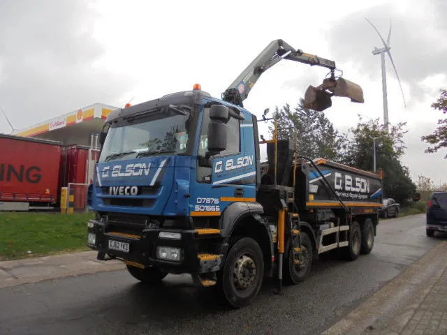 Iveco AD340T36 8X4 - قلابات, شاحنة كرين: صور 1 Iveco AD340T36 8X4 - قلابات, شاحنة كرين: صور 1