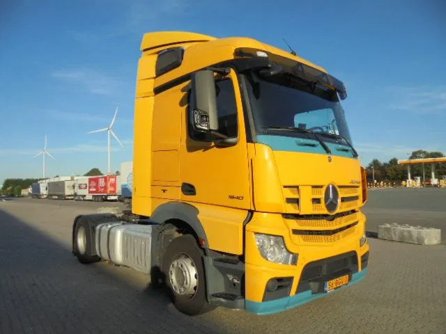 Mercedes-Benz Actros 1840 - شاحنة جرار: صور 3 Mercedes-Benz Actros 1840 - شاحنة جرار: صور 3