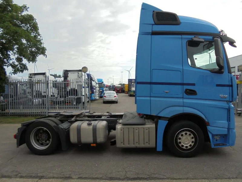 Mercedes-Benz Actros 1842 10 IN STOCK - شاحنة جرار: صور 4 Mercedes-Benz Actros 1842 10 IN STOCK - شاحنة جرار: صور 4