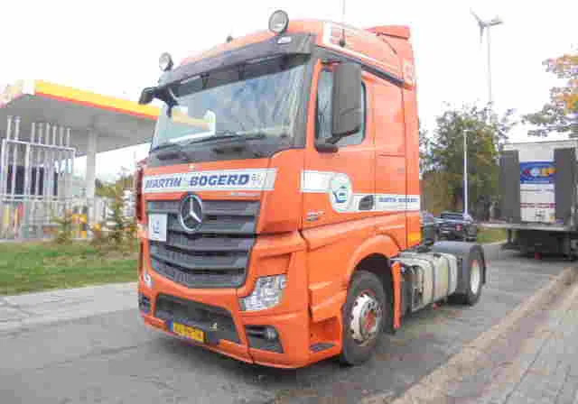 Mercedes-Benz Actros 1842 APK 06-2026 - شاحنة جرار: صور 1 Mercedes-Benz Actros 1842 APK 06-2026 - شاحنة جرار: صور 1