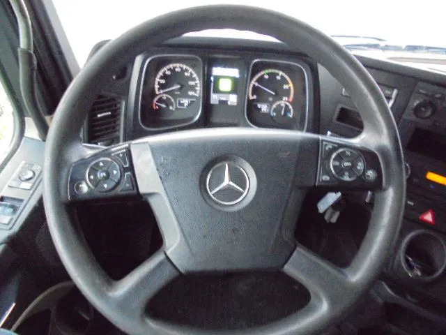شاحنة جرار Mercedes-Benz Actros 1842 LS EUR6: صور 16 شاحنة جرار Mercedes-Benz Actros 1842 LS EUR6: صور 16