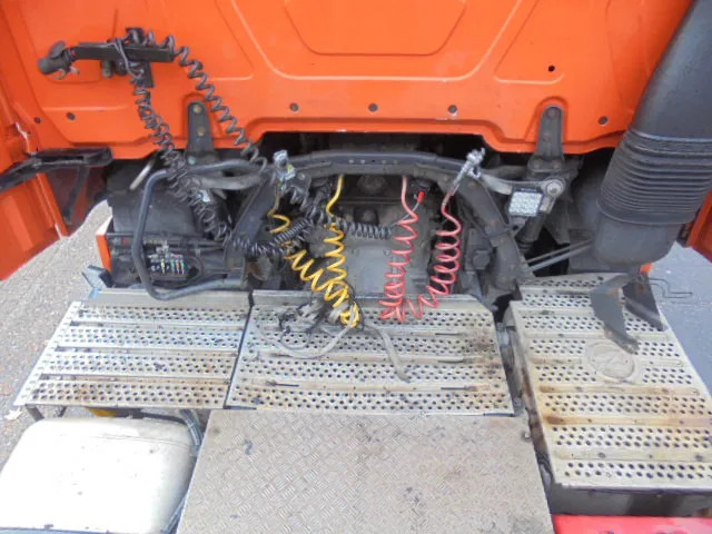 شاحنة جرار Mercedes-Benz Actros 1842 LS NL TRUCK TUV 06-2026: صور 10 شاحنة جرار Mercedes-Benz Actros 1842 LS NL TRUCK TUV 06-2026: صور 10