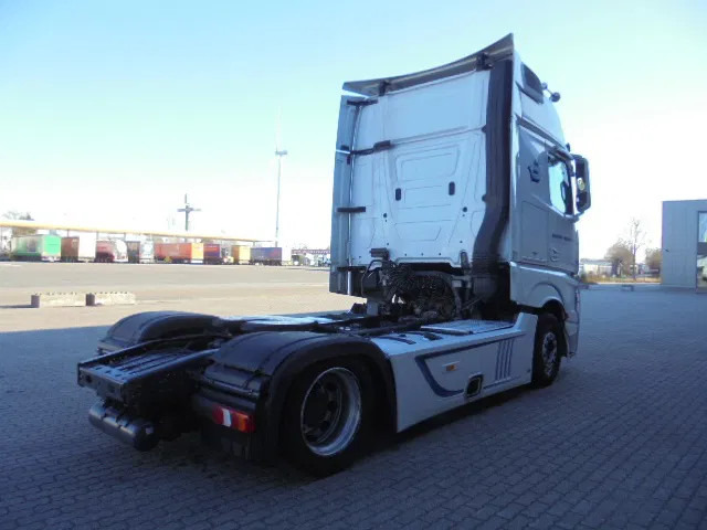 Mercedes-Benz Actros 1842 LS NL TRUCK - شاحنة جرار: صور 4 Mercedes-Benz Actros 1842 LS NL TRUCK - شاحنة جرار: صور 4