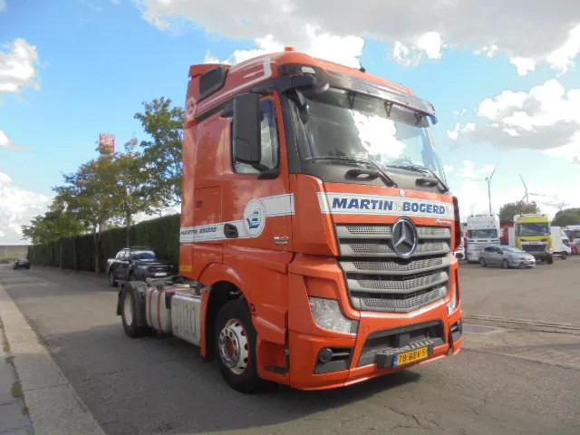 Mercedes-Benz Actros 1842 LS NL TRUCK - شاحنة جرار: صور 3 Mercedes-Benz Actros 1842 LS NL TRUCK - شاحنة جرار: صور 3