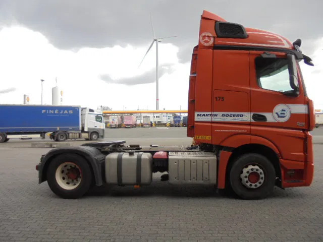 Mercedes-Benz Actros 1842 LS NL TRUCK - شاحنة جرار: صور 4 Mercedes-Benz Actros 1842 LS NL TRUCK - شاحنة جرار: صور 4