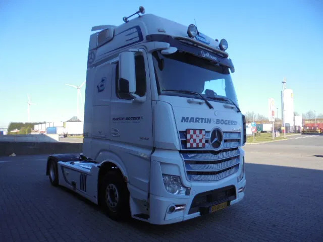 Mercedes-Benz Actros 1842 LS NL TRUCK - شاحنة جرار: صور 3 Mercedes-Benz Actros 1842 LS NL TRUCK - شاحنة جرار: صور 3