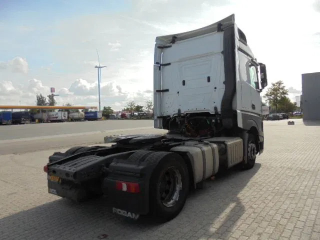 Mercedes-Benz Actros 1842 - شاحنة جرار: صور 4 Mercedes-Benz Actros 1842 - شاحنة جرار: صور 4