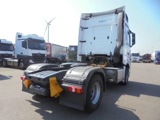 Mercedes-Benz Actros 1843 - شاحنة جرار: صور 4 Mercedes-Benz Actros 1843 - شاحنة جرار: صور 4