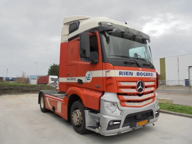 Mercedes-Benz Actros 1942 LS - شاحنة جرار: صور 3 Mercedes-Benz Actros 1942 LS - شاحنة جرار: صور 3