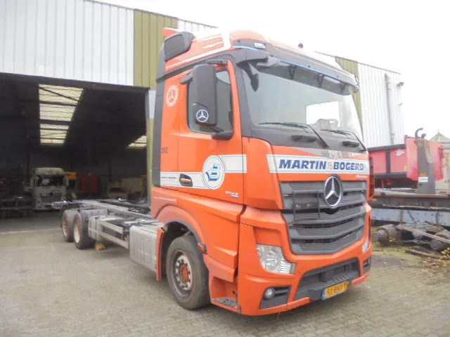 Mercedes-Benz Actros 2542 LS 6X2 ENGINE BROKE - شاحنات الحاويات / جسم علوي قابل للتغيير شاحنة: صور 3 Mercedes-Benz Actros 2542 LS 6X2 ENGINE BROKE - شاحنات الحاويات / جسم علوي قابل للتغيير شاحنة: صور 3