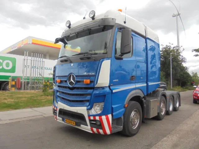 Mercedes-Benz Actros 4158 8X4 180 TON NL KENTEKEN - شاحنة جرار: صور 1 Mercedes-Benz Actros 4158 8X4 180 TON NL KENTEKEN - شاحنة جرار: صور 1