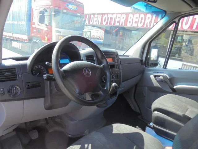 Mercedes-Benz Sprinter 313 FRIGO NL TRUCK - الشاحنات الصغيرة المبردة: صور 5 Mercedes-Benz Sprinter 313 FRIGO NL TRUCK - الشاحنات الصغيرة المبردة: صور 5