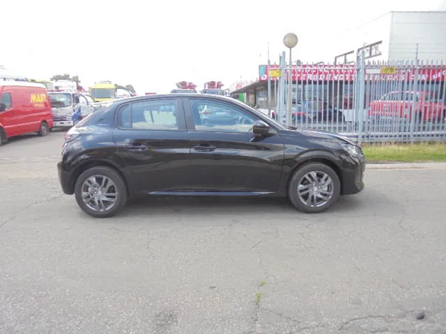 Peugeot 208 208 NEW TAX FREE - هاتشباك: صور 4 Peugeot 208 208 NEW TAX FREE - هاتشباك: صور 4