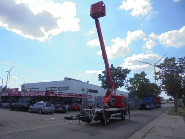 Renault Maxity 120 DXI - الشاحنات الصغيرة: صور 4 Renault Maxity 120 DXI - الشاحنات الصغيرة: صور 4