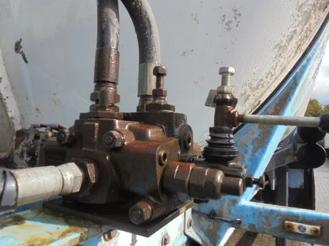 SPITZER BP SK 50 - نصف مقطورة صهريج: صور 3 SPITZER BP SK 50 - نصف مقطورة صهريج: صور 3