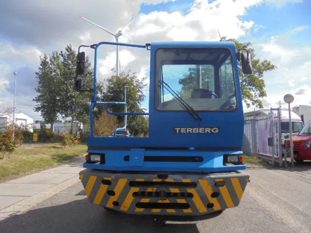 Terberg YT 182 NL KENTEKEN - جرارات صالات المطارات: صور 2 Terberg YT 182 NL KENTEKEN - جرارات صالات المطارات: صور 2