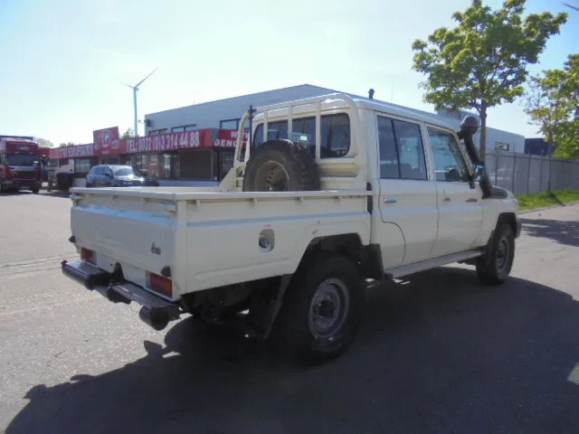 Toyota Land Cruiser HJ79L 4X4 CREWCAB PICKUP EXPORT OUTSIDE EU ONLY - شاحنة البيك أب: صور 4 Toyota Land Cruiser HJ79L 4X4 CREWCAB PICKUP EXPORT OUTSIDE EU ONLY - شاحنة البيك أب: صور 4