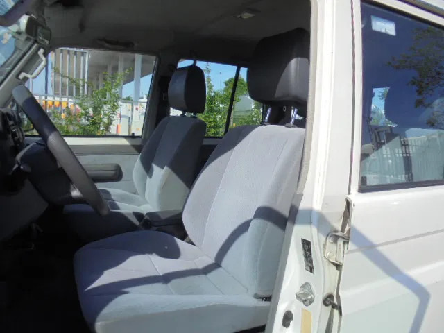 سيارة Toyota Land Cruiser HZJ76L 4X4 EXPORT OUTSIDE EU ONLY: صور 10