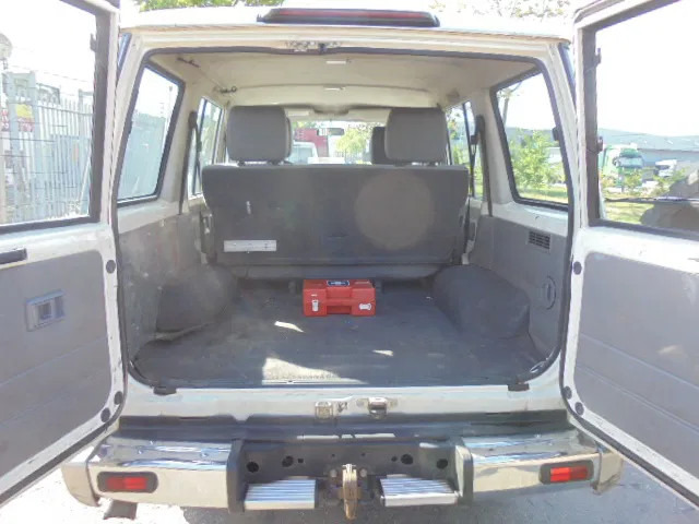 سيارة Toyota Land Cruiser HZJ76L 4X4 EXPORT OUTSIDE EU ONLY: صور 9
