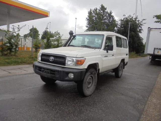 Toyota Land Cruiser HZJ78L 4X4 EXPORT OUTSIDE EU ONLY - سيارة: صور 1 Toyota Land Cruiser HZJ78L 4X4 EXPORT OUTSIDE EU ONLY - سيارة: صور 1