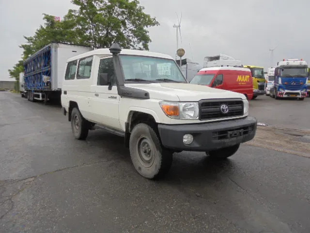 Toyota Land Cruiser HZJ78L 4X4 EXPORT OUTSIDE EU ONLY - سيارة: صور 3 Toyota Land Cruiser HZJ78L 4X4 EXPORT OUTSIDE EU ONLY - سيارة: صور 3