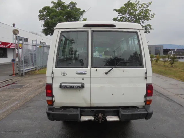 Toyota Land Cruiser HZJ78L 4X4 EXPORT OUTSIDE EU ONLY - سيارة: صور 5 Toyota Land Cruiser HZJ78L 4X4 EXPORT OUTSIDE EU ONLY - سيارة: صور 5
