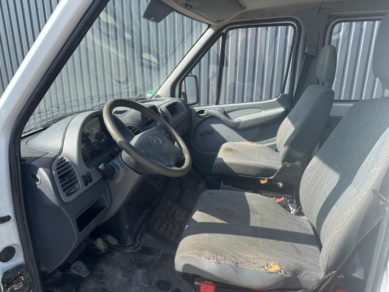 Mercedes-Benz Sprinter 311 - الشاحنات الصغيرة ستائر: صور 5 Mercedes-Benz Sprinter 311 - الشاحنات الصغيرة ستائر: صور 5