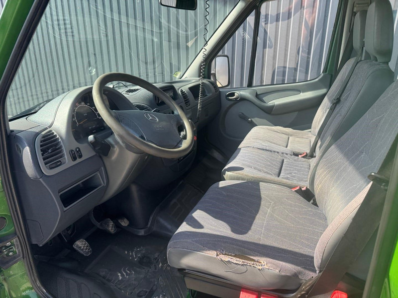 Mercedes-Benz Sprinter 313 - الشاحنات الصغيرة المسطحة: صور 5 Mercedes-Benz Sprinter 313 - الشاحنات الصغيرة المسطحة: صور 5