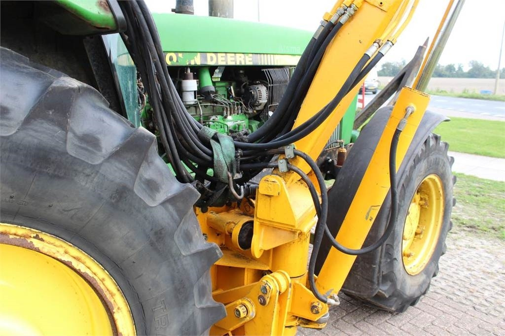 John Deere 4055 - جرار: صور 5 John Deere 4055 - جرار: صور 5