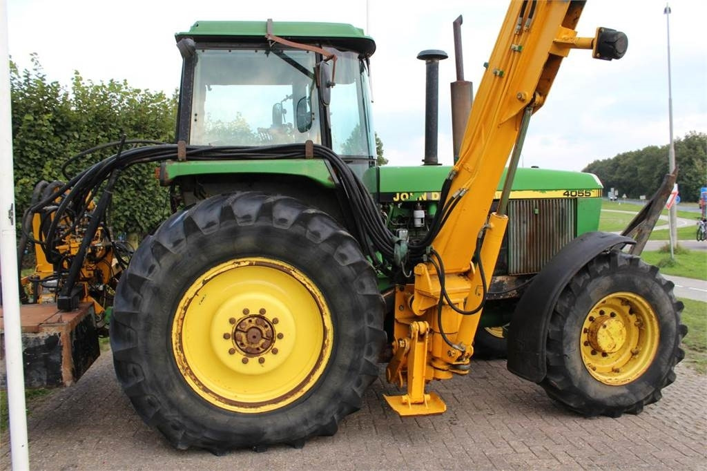 John Deere 4055 - جرار: صور 4 John Deere 4055 - جرار: صور 4