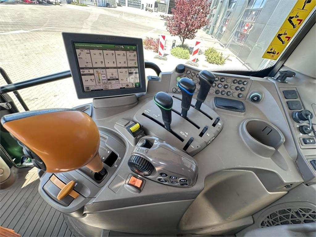 John Deere 6145R - جرار: صور 4 John Deere 6145R - جرار: صور 4