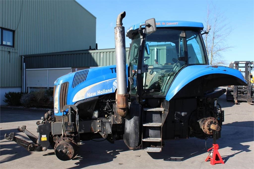 New Holland T8020 - جرار: صور 1 New Holland T8020 - جرار: صور 1