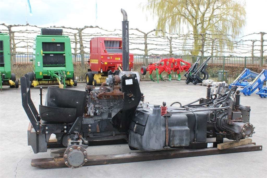 Renault Ares 626RZ - جرار: صور 1 Renault Ares 626RZ - جرار: صور 1