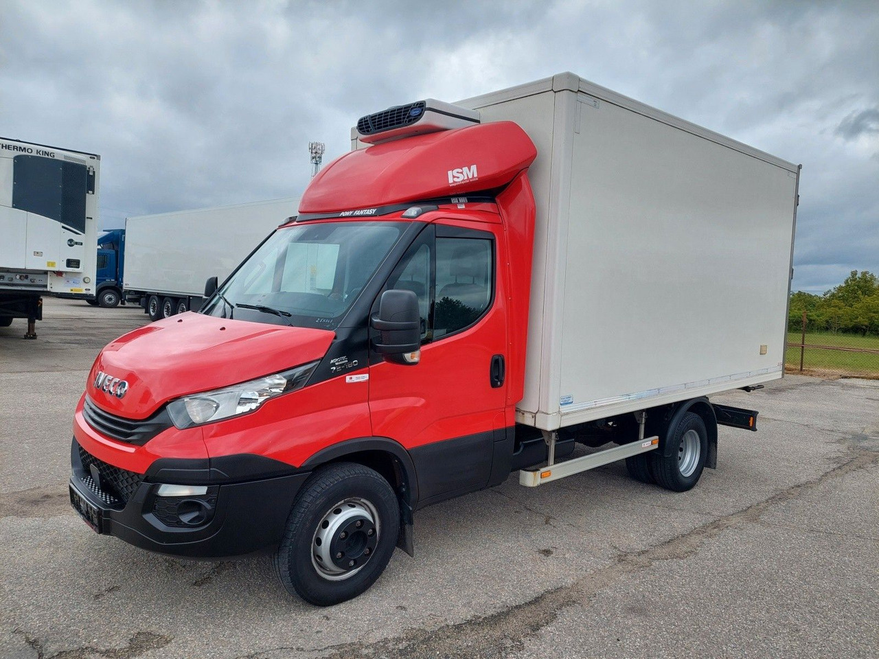 Iveco Daily 70 C18 Carrier Rohrbahnen Fleischhaken - الشاحنات الصغيرة المبردة: صور 1 Iveco Daily 70 C18 Carrier Rohrbahnen Fleischhaken - الشاحنات الصغيرة المبردة: صور 1