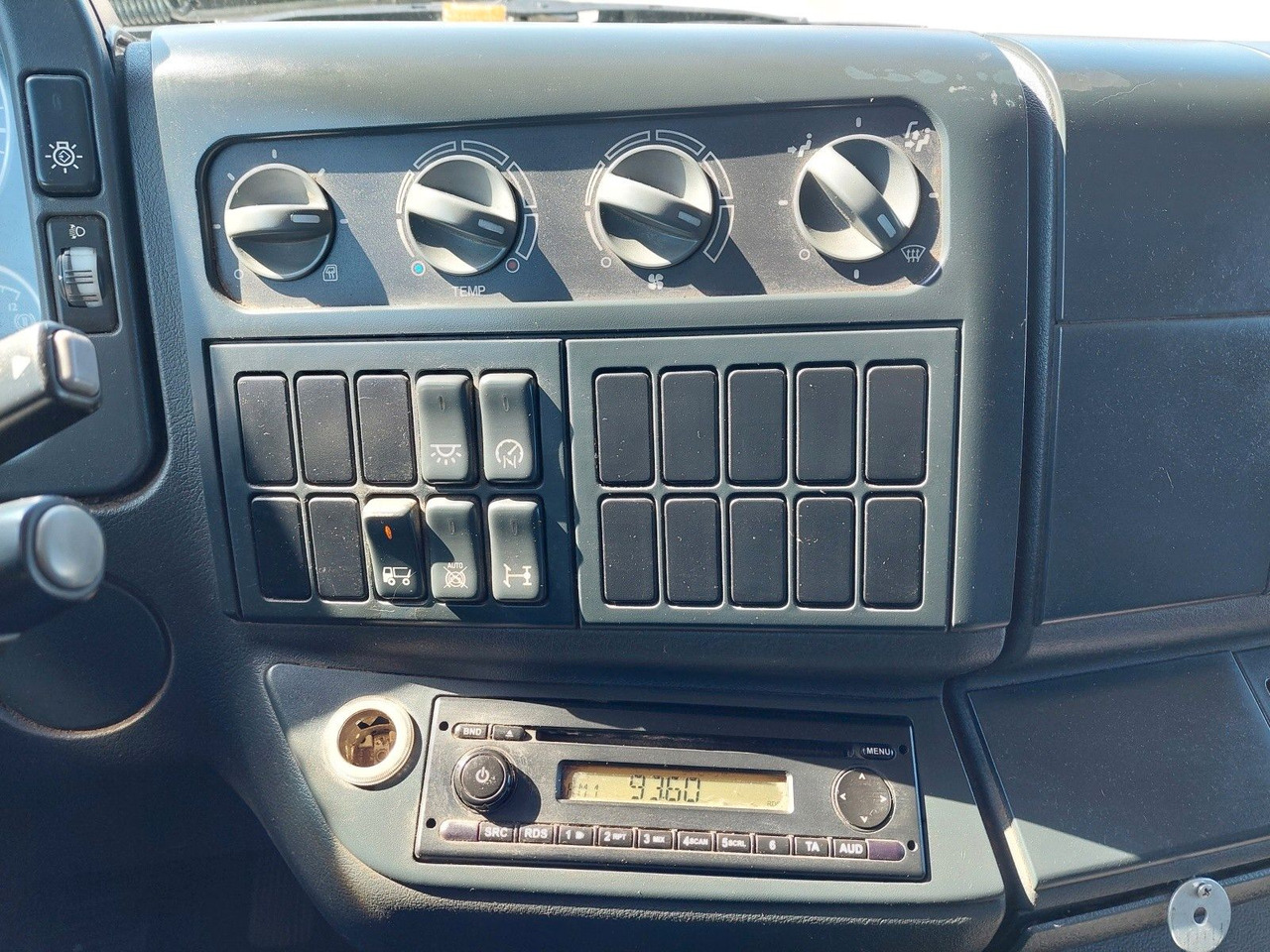 الشاحنات الصغيرة صندوق مغلق MAN TGL 7.180 4X2 BL: صور 17 الشاحنات الصغيرة صندوق مغلق MAN TGL 7.180 4X2 BL: صور 17