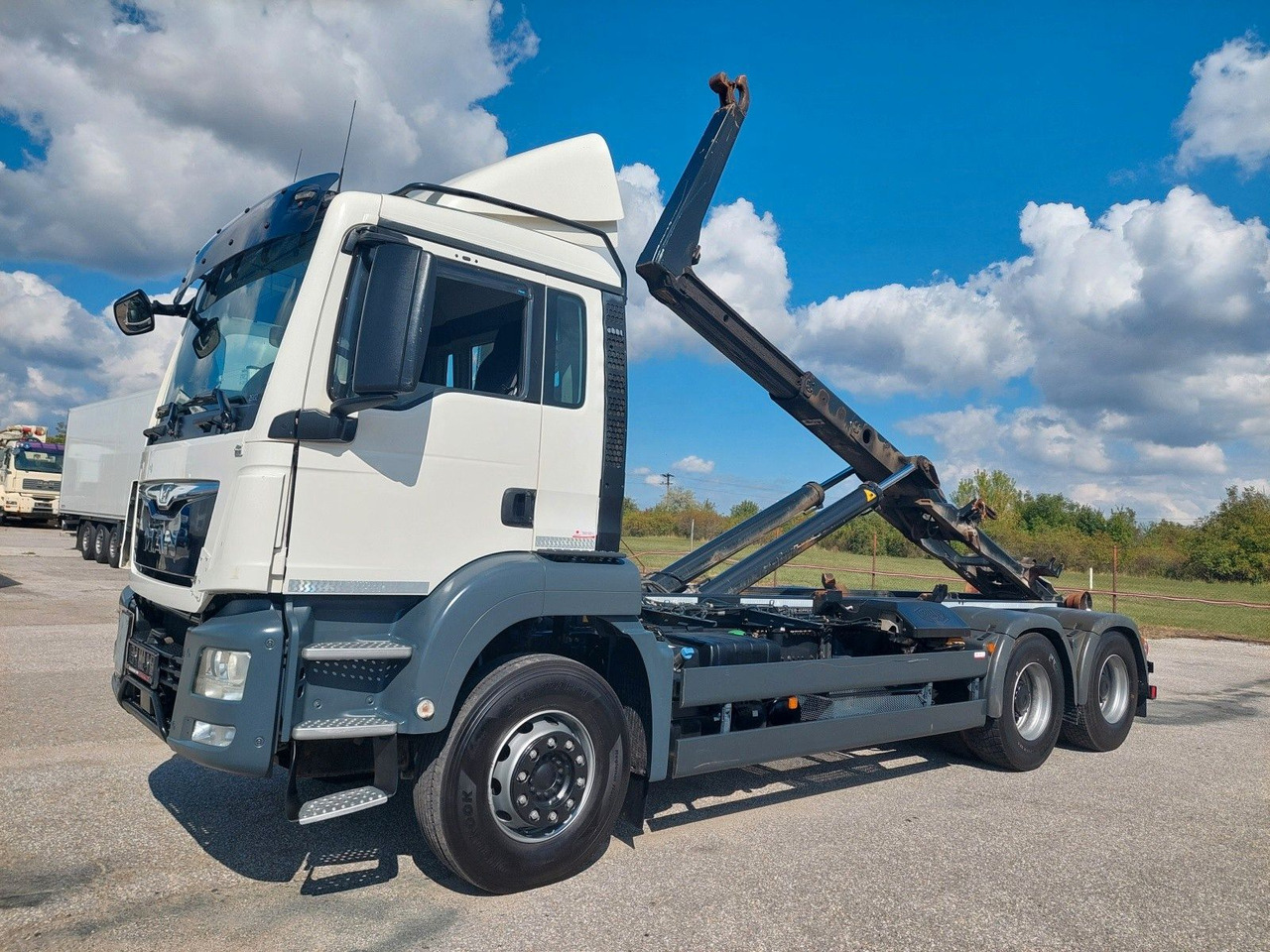 MAN TGS 26.440 BL Meiller RK 20.65 6x4 - شاحنة ذات الخطاف: صور 1 MAN TGS 26.440 BL Meiller RK 20.65 6x4 - شاحنة ذات الخطاف: صور 1