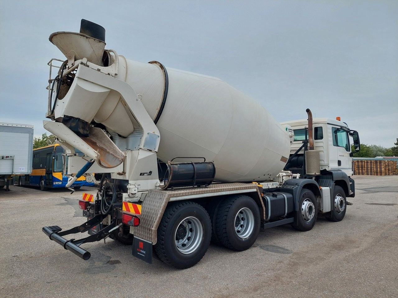MAN TGS 32.400 8X4 BB Stetter 9 m³ - شاحنة خلاطة خرسانة: صور 4 MAN TGS 32.400 8X4 BB Stetter 9 m³ - شاحنة خلاطة خرسانة: صور 4