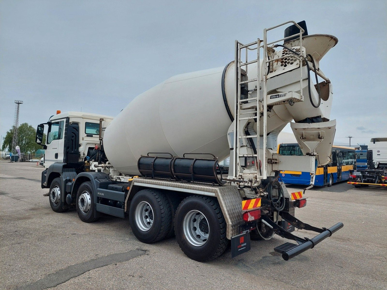 MAN TGS 32.400 8X4 BB Stetter 9 m³ - شاحنة خلاطة خرسانة: صور 3 MAN TGS 32.400 8X4 BB Stetter 9 m³ - شاحنة خلاطة خرسانة: صور 3