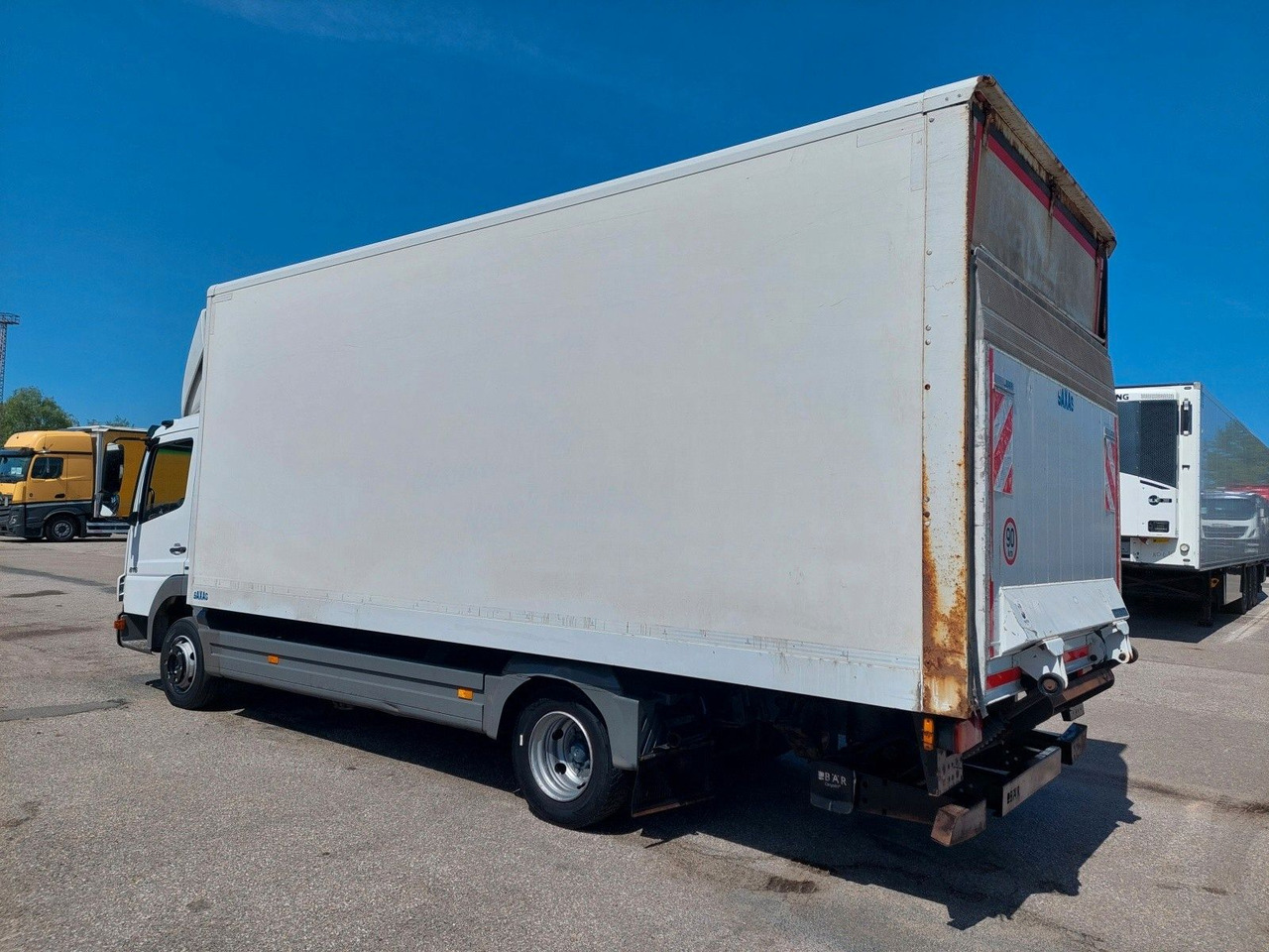 Mercedes-Benz Atego 816 4x2 - الشاحنات الصغيرة صندوق مغلق: صور 3 Mercedes-Benz Atego 816 4x2 - الشاحنات الصغيرة صندوق مغلق: صور 3