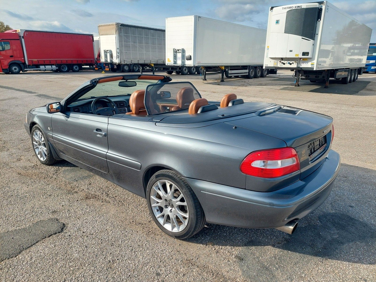 Volvo C70 Cabriolet 2.4 T - كابريوليه: صور 3 Volvo C70 Cabriolet 2.4 T - كابريوليه: صور 3