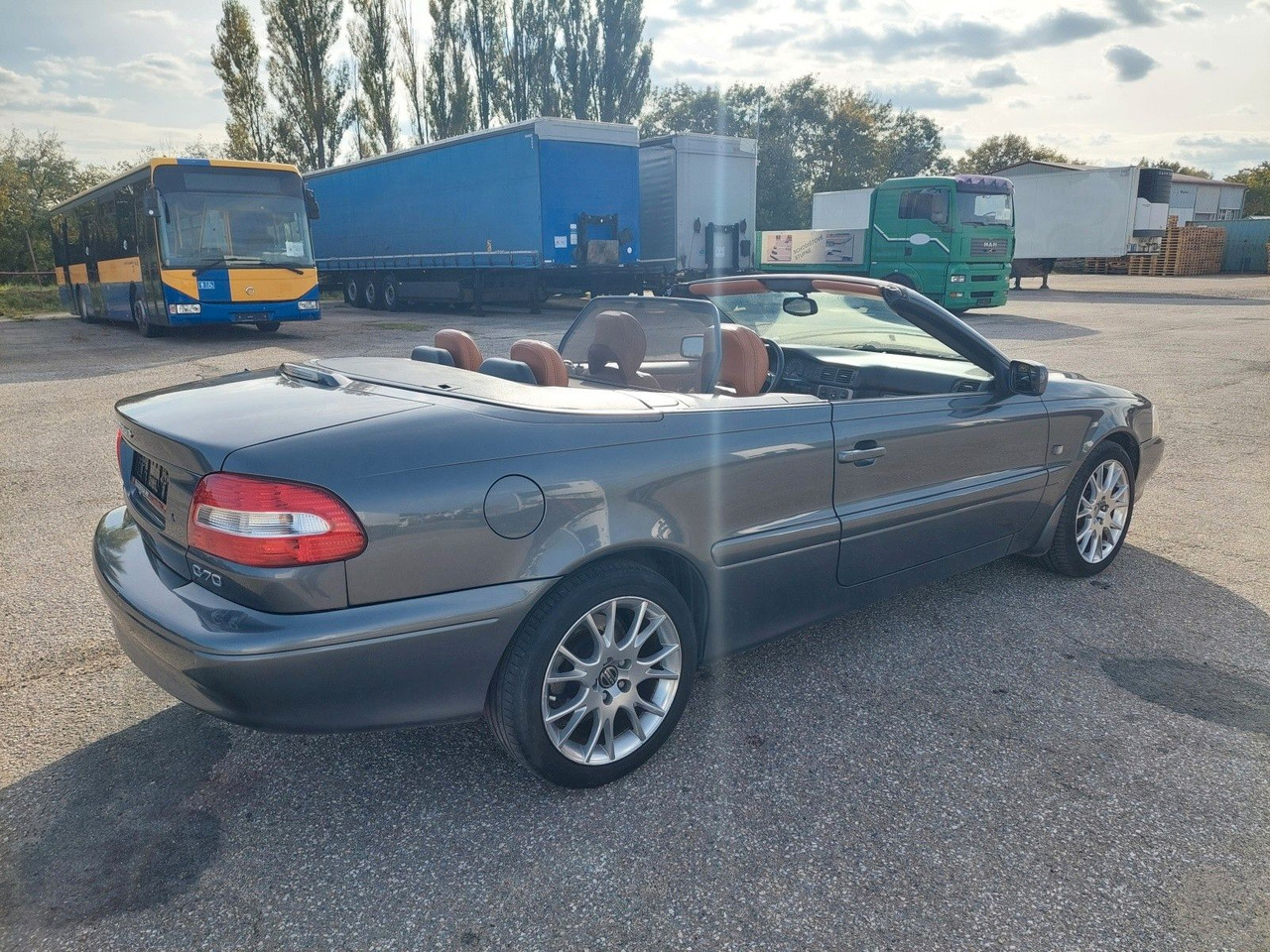 Volvo C70 Cabriolet 2.4 T - كابريوليه: صور 4 Volvo C70 Cabriolet 2.4 T - كابريوليه: صور 4