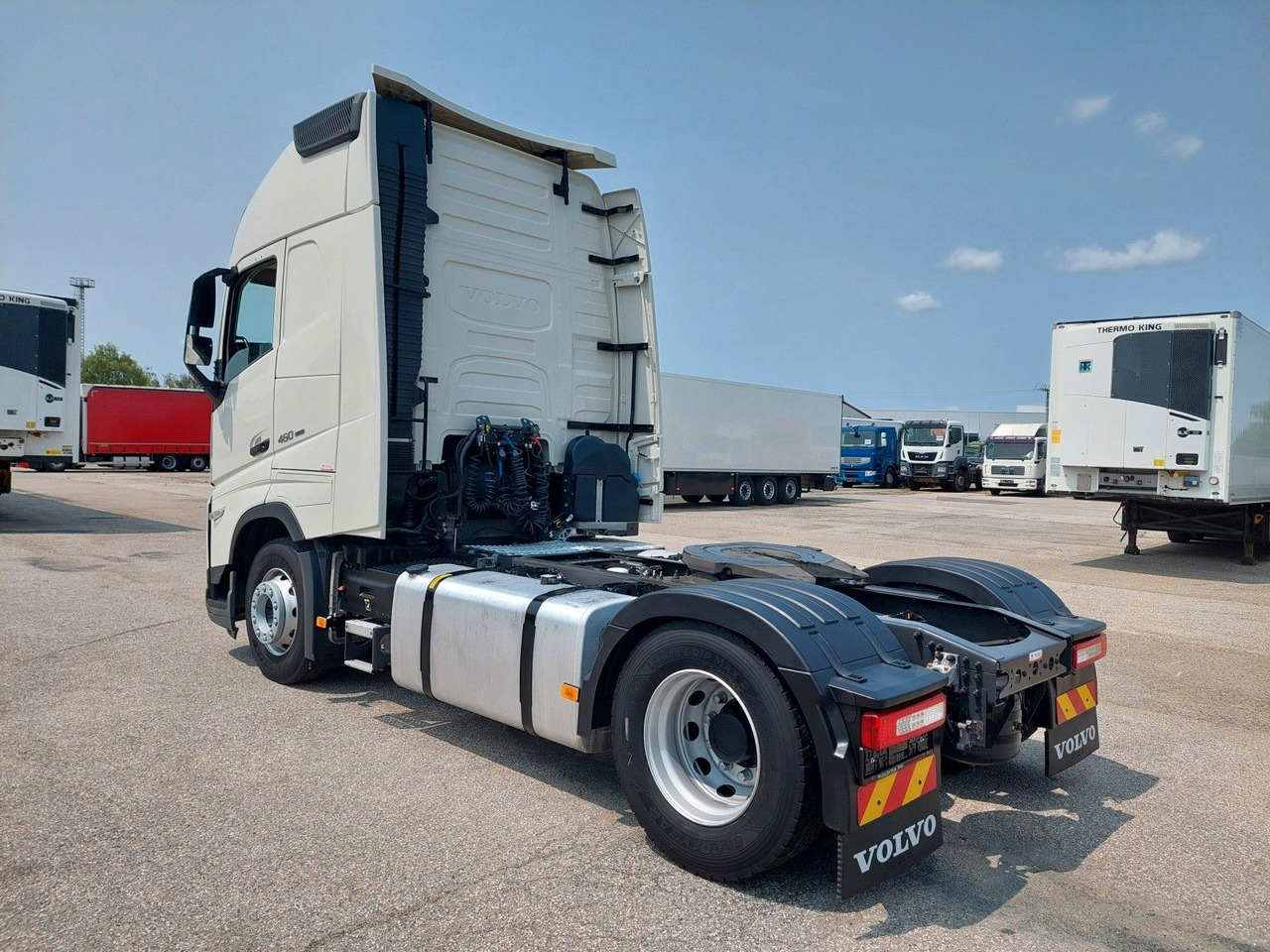Volvo FH 13 Globetrotter XL 460 I-SAVE - شاحنة جرار: صور 3 Volvo FH 13 Globetrotter XL 460 I-SAVE - شاحنة جرار: صور 3