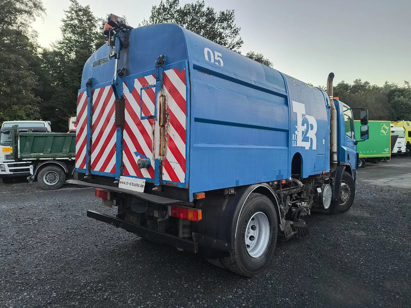 DAF CF 75.250 DRIVING CONDITION - SWEEPER NEEDS REPAIRMENT - سياره كنس شوارع: صور 5 DAF CF 75.250 DRIVING CONDITION - SWEEPER NEEDS REPAIRMENT - سياره كنس شوارع: صور 5