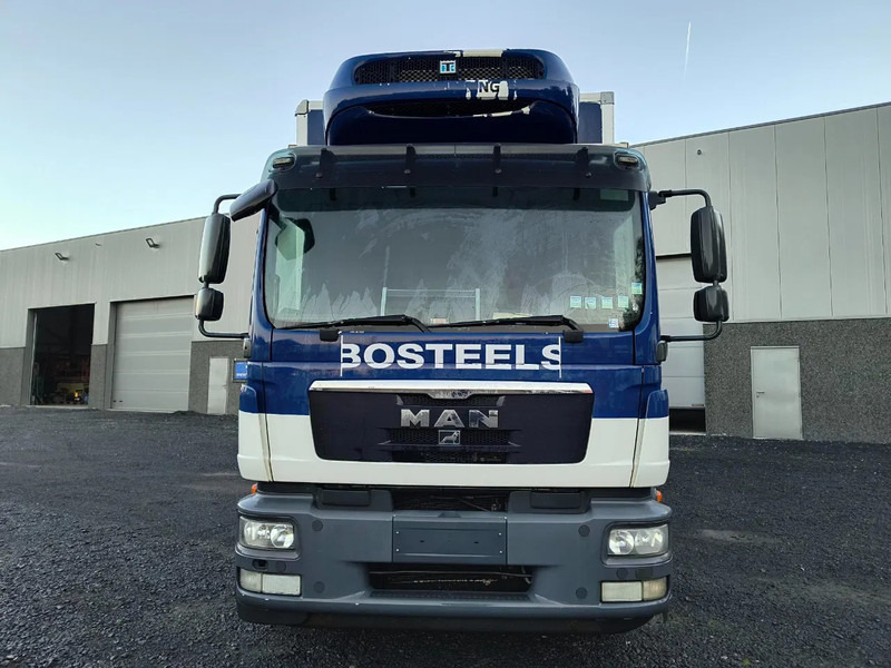 MAN TGM 18.250 2 COMPARTMENTS - 2000KG TAIL LIFT - PROBLEM COOLING UNIT - مبردة شاحنة: صور 2 MAN TGM 18.250 2 COMPARTMENTS - 2000KG TAIL LIFT - PROBLEM COOLING UNIT - مبردة شاحنة: صور 2
