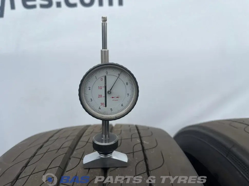 Continental Continental 315/70R22.5 EfficientPro HS5 156/150 M+S 3PMSF gebruikte set - الإطارات - شاحنة: صور 3 Continental Continental 315/70R22.5 EfficientPro HS5 156/150 M+S 3PMSF gebruikte set - الإطارات - شاحنة: صور 3