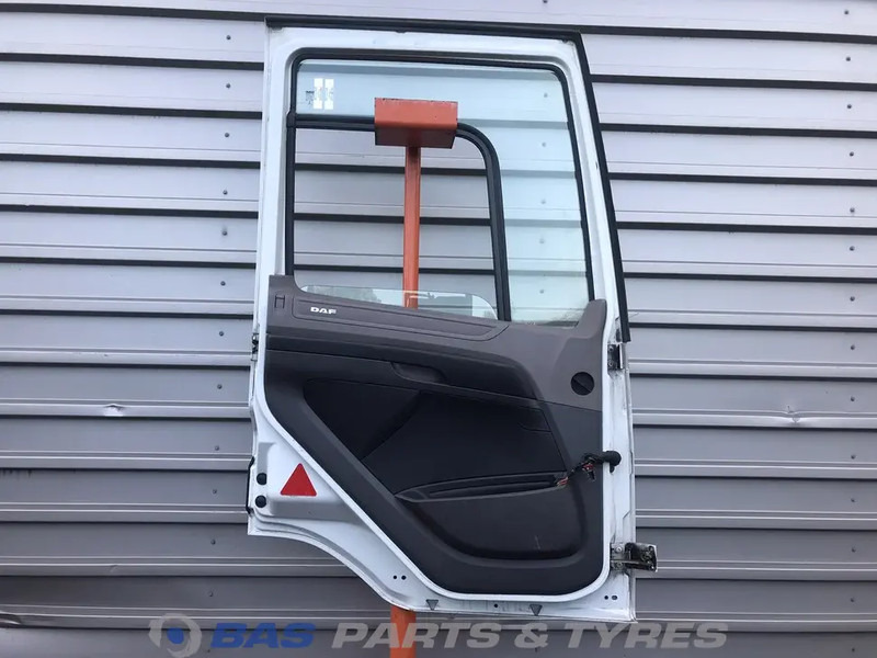 DAF CF Euro 6 - باب و قطع الغيار - شاحنة: صور 2 DAF CF Euro 6 - باب و قطع الغيار - شاحنة: صور 2